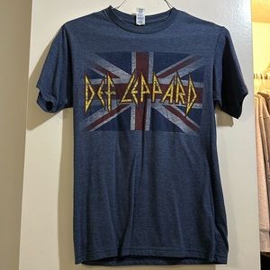 Def Leppard shirt